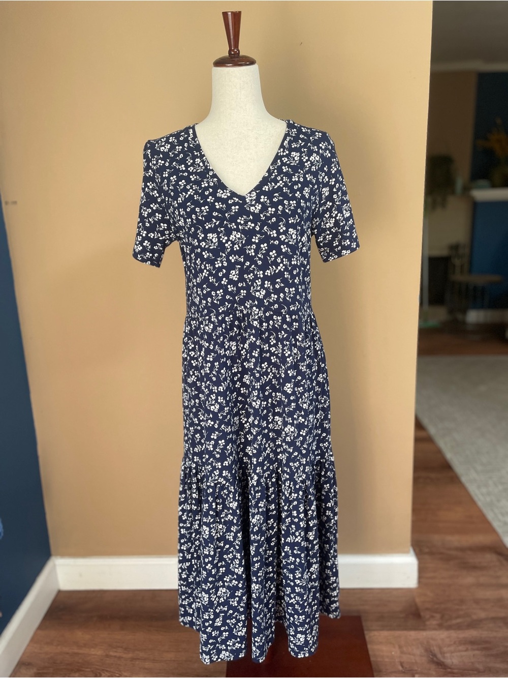 J Crew Womens Tiered Maxi Dress Medium V Neck Floral Blue Jersey Knit Stretch